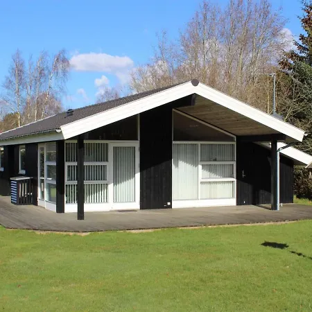 Tayler - 1-8km From The Sea In Ne Jutland By Interhome *