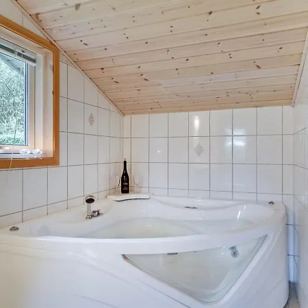 Tayler - 1-8km From The Sea In Ne Jutland By Interhome Hals