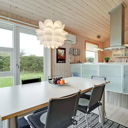 Tayler - 1-8km From The Sea In Ne Jutland By Interhome Hals
