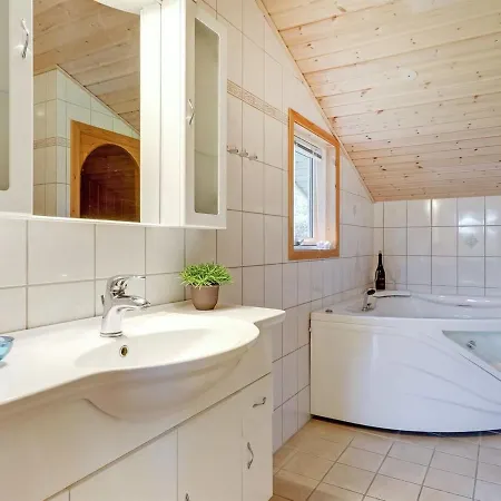 Casa de Férias Tayler - 1-8km From The Sea In Ne Jutland By Interhome *