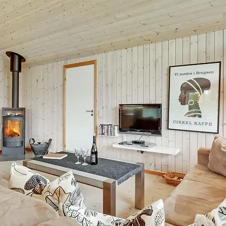 Tayler - 1-8km From The Sea By Interhome